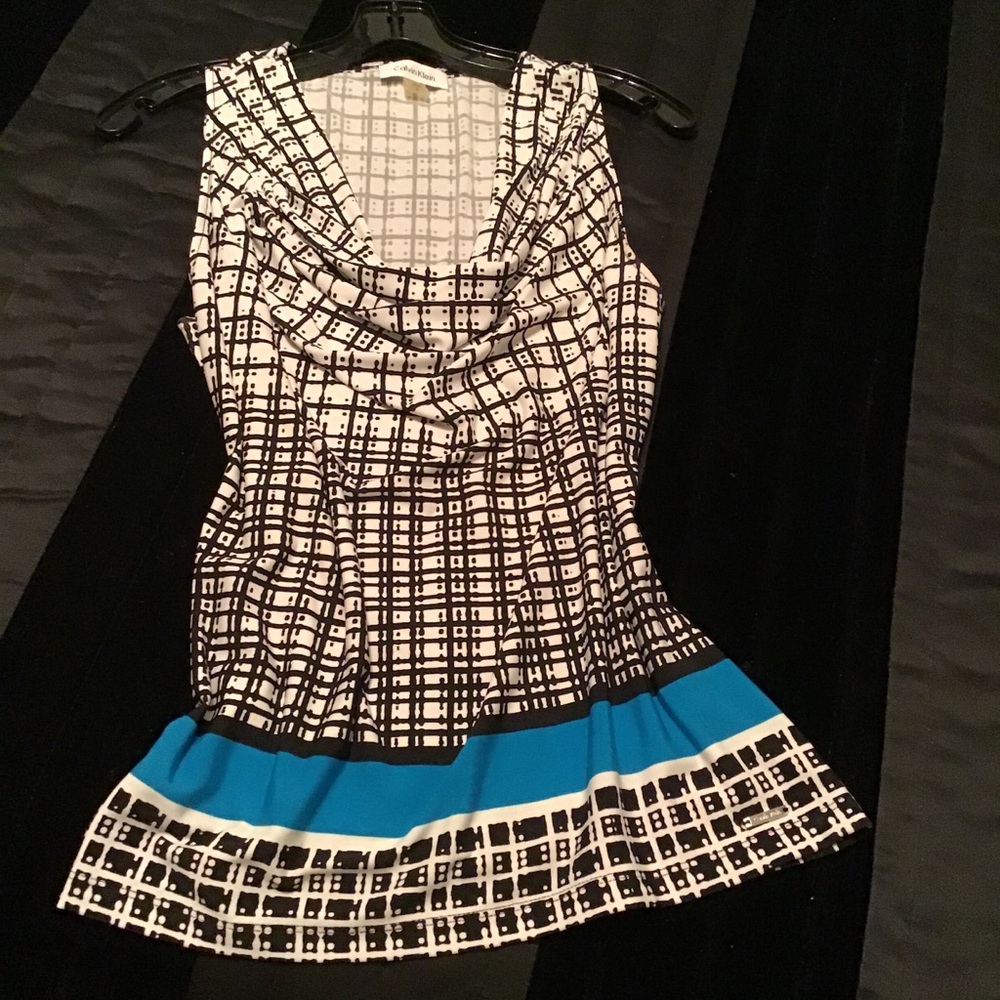 DRAPE NECK TOP๐ - Picture 3 of 3